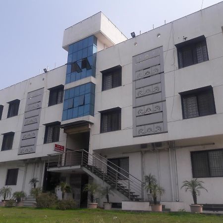 Hotel Naivedya Aurangabad  Luaran gambar