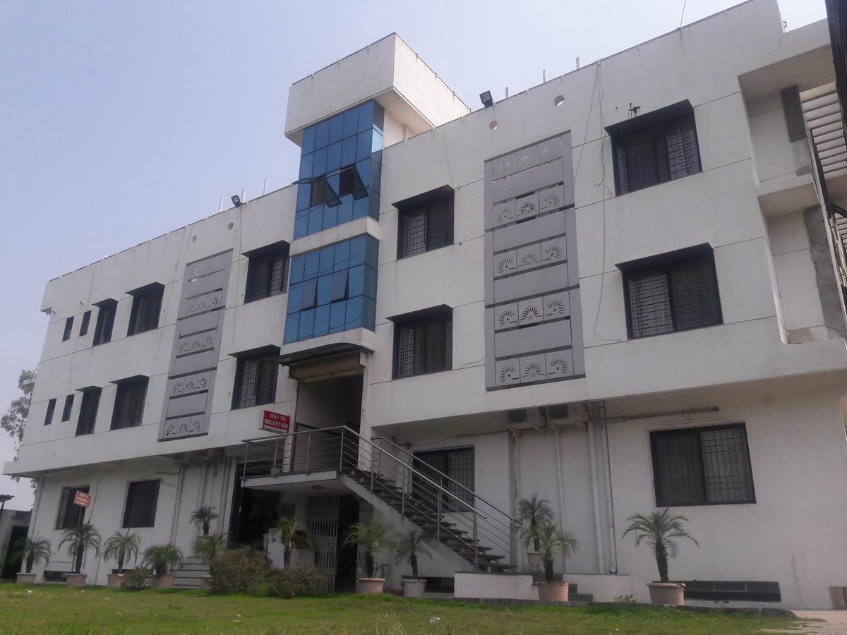 Hotel Naivedya Aurangabad  Luaran gambar
