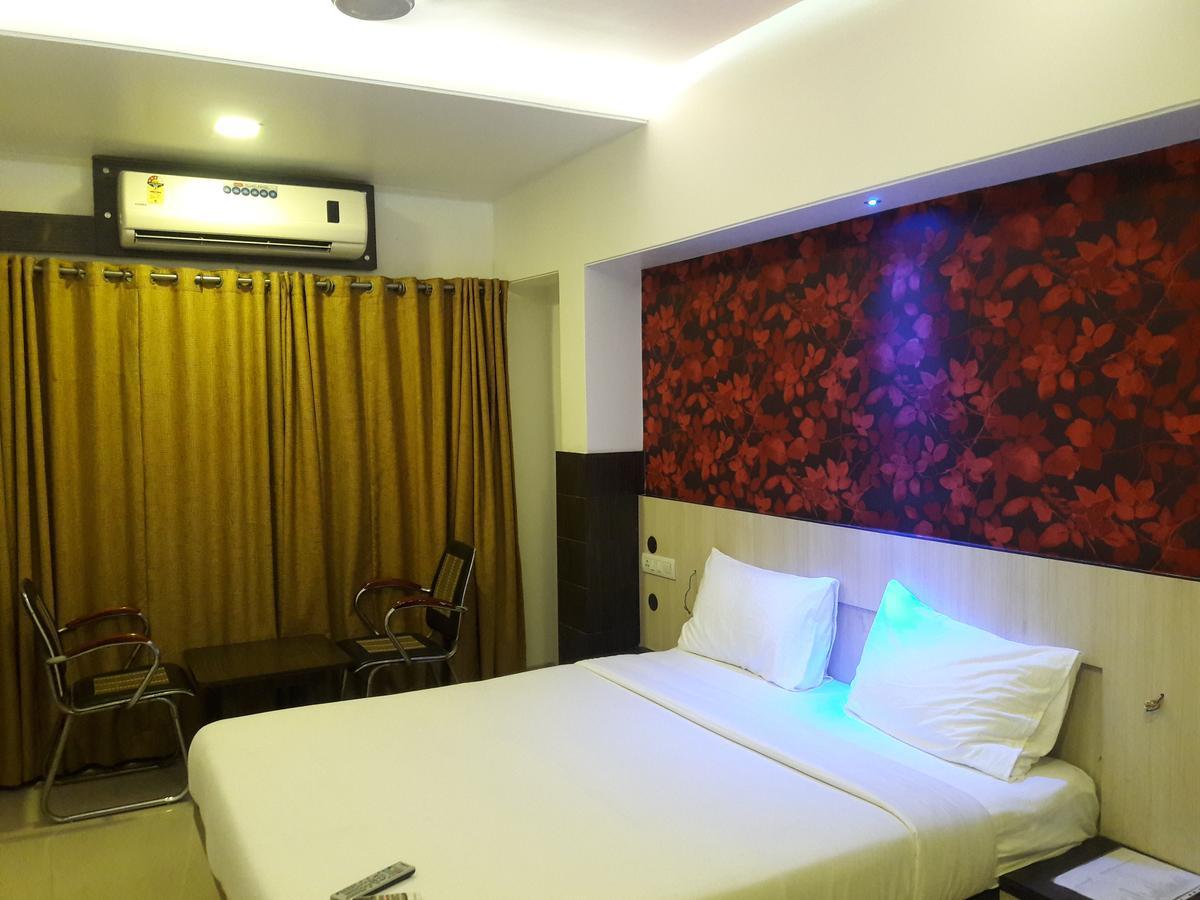 Hotel Naivedya Aurangabad  Luaran gambar