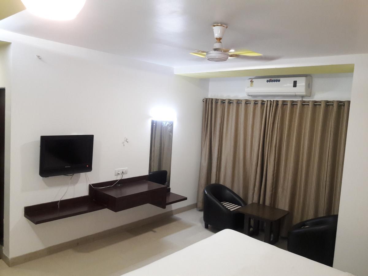 Hotel Naivedya Aurangabad  Luaran gambar