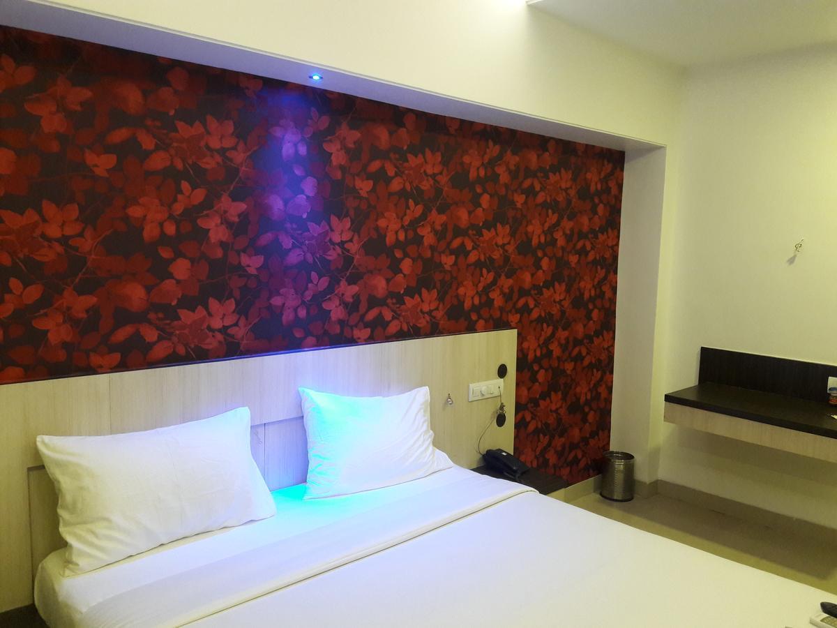 Hotel Naivedya Aurangabad  Luaran gambar